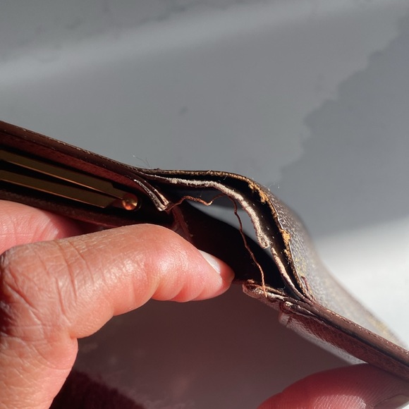 Louis Vuitton Kisslock wallet - Picture 10 of 13